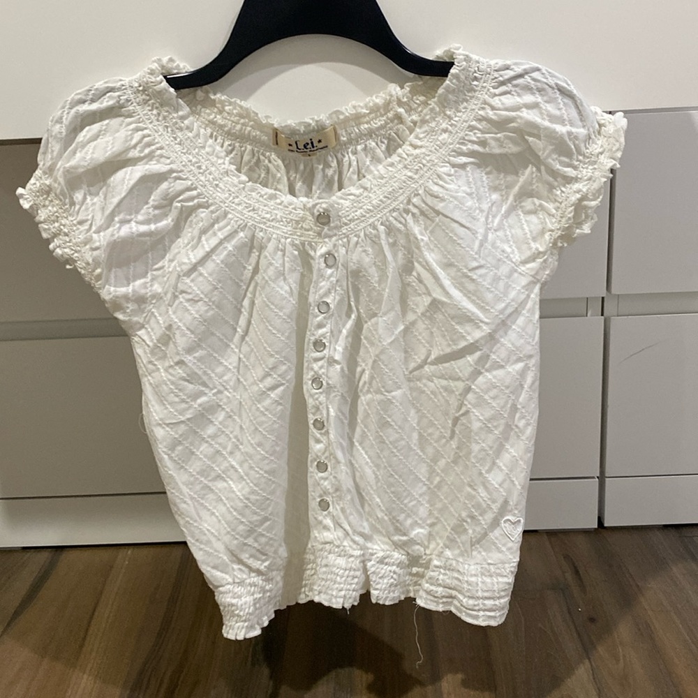 cute white top size large kids/adult small!
